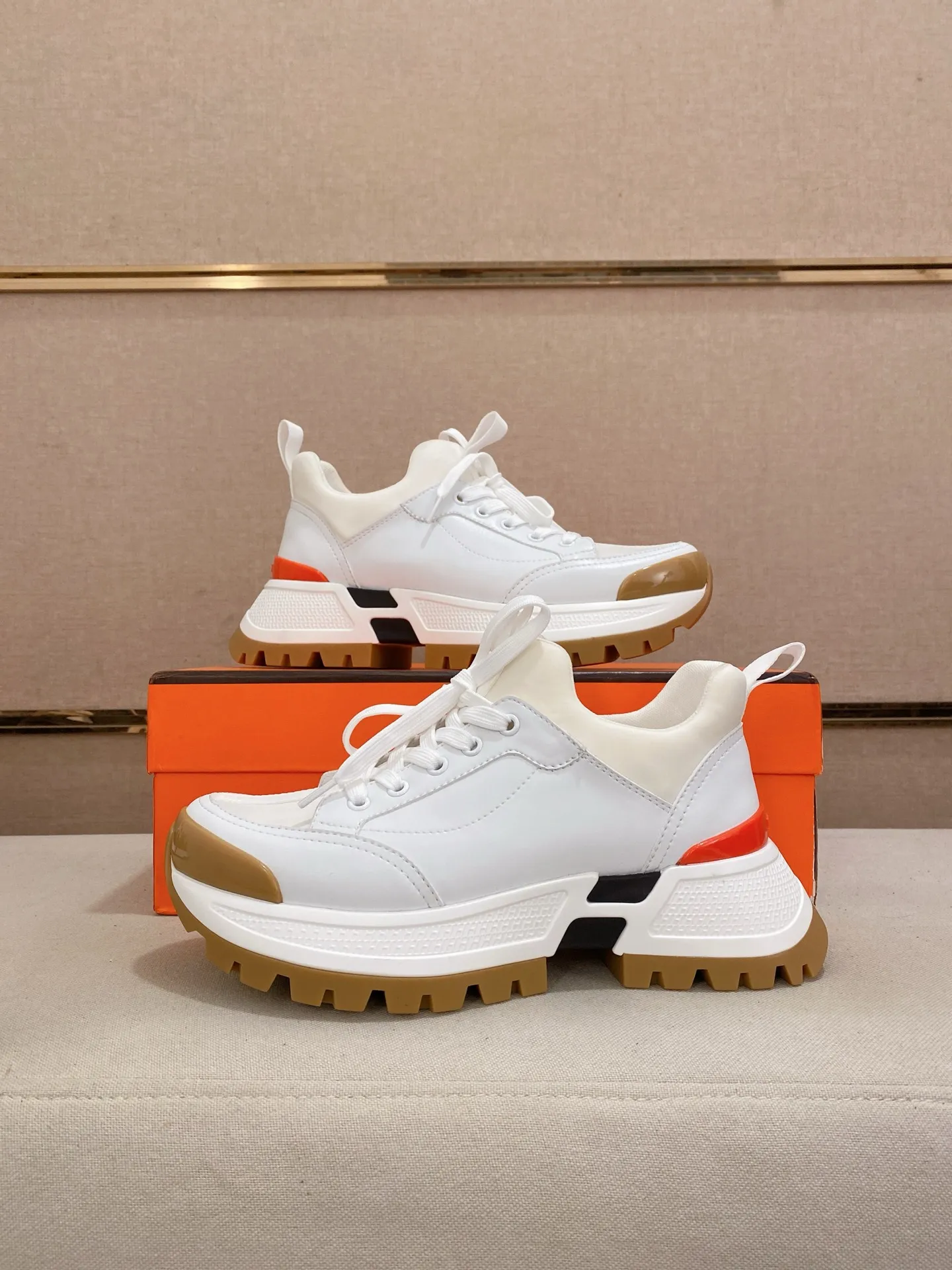Men's clothing and shoes💰: 600💰《HERMES》【Classic original order·Version】Hermès; top 🔝purchasing agent🔍🔍men's latest 🇺🇸 counter sales simultaneously, imported from Italy original ▲▲cowhide ▲▲ (high-end, nobility, class) ) Exquisite workmanship (Italian 🇮🇹 imported water-dyed 🐂 cowhide lining) sole: original sole provided by the original factory, ⚠️exclusive double-layer activity·TPR·rubber·combined molded outsole; super comfortable·wear-resistant·non-slip·environmental protection The real thing is more beautiful if you take the real thing (high quality, follow the order). You can enter and exit the counter at will * Number of yards: 38-44 (can be customized 45-46, non-returnable)